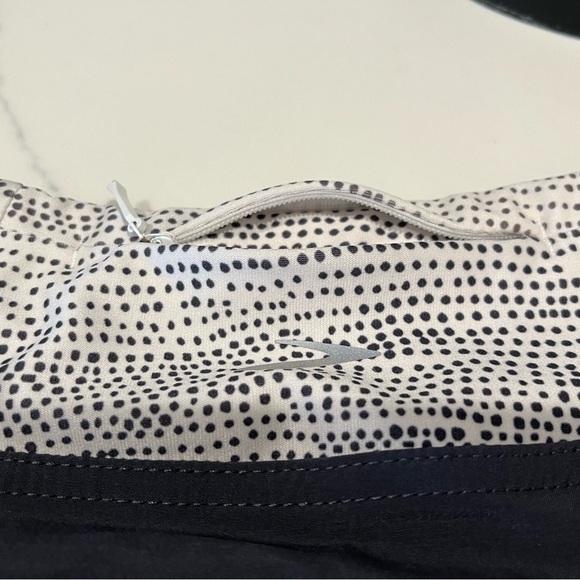 BROOKS GREY Running Skort/Skirt, Size Medium - Picture 8 of 11